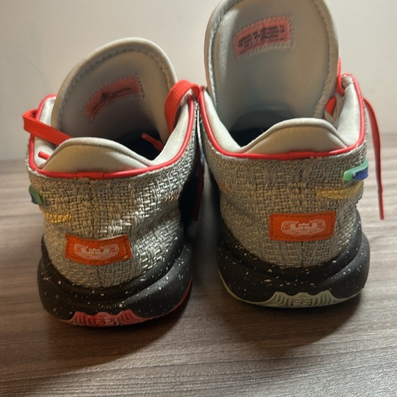 Lebron XXGS 7 youth - Picture 3 of 5